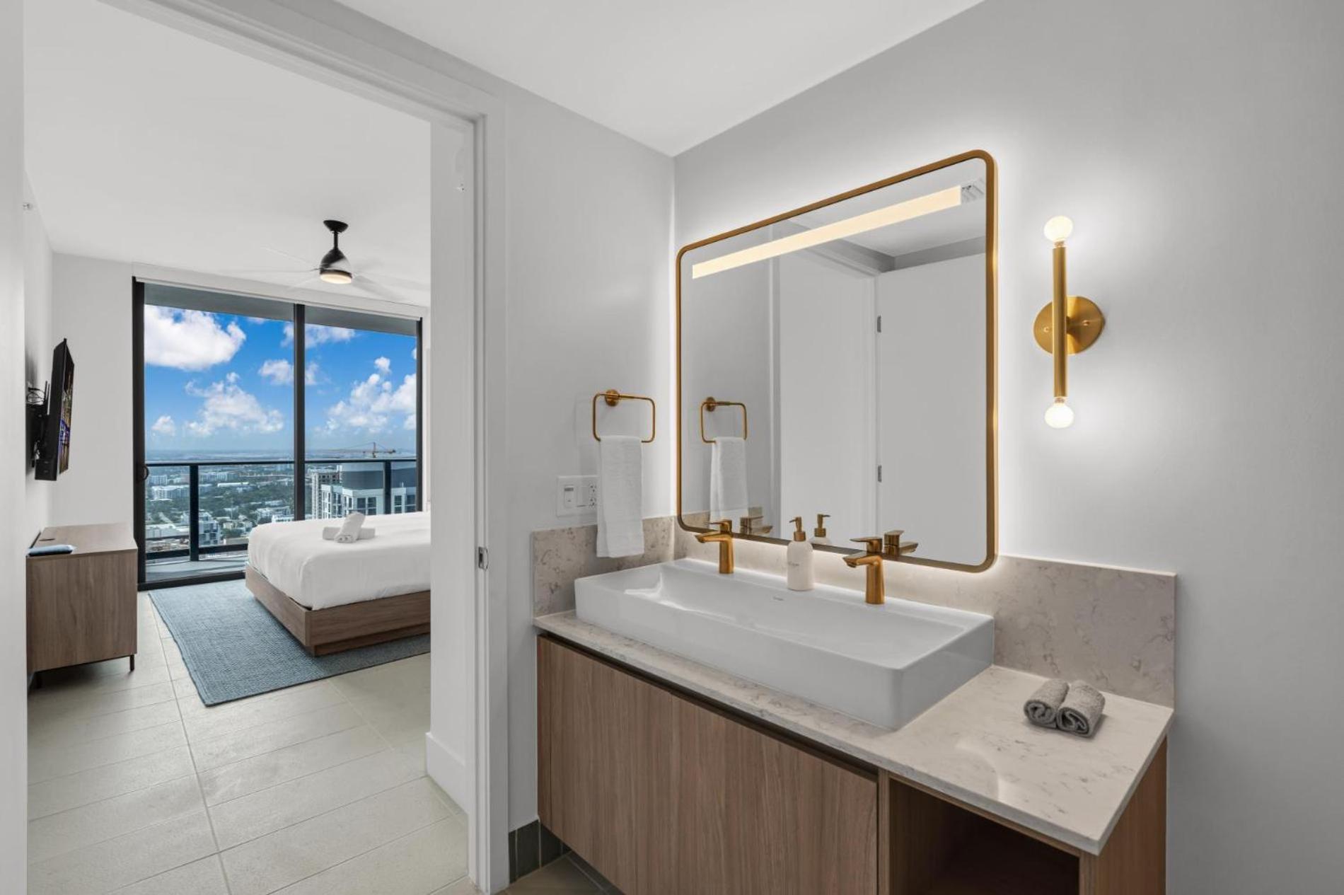 Modern 1Br Apartment With Breathtaking Views Heart Of Downtown Miami Eksteriør bilde